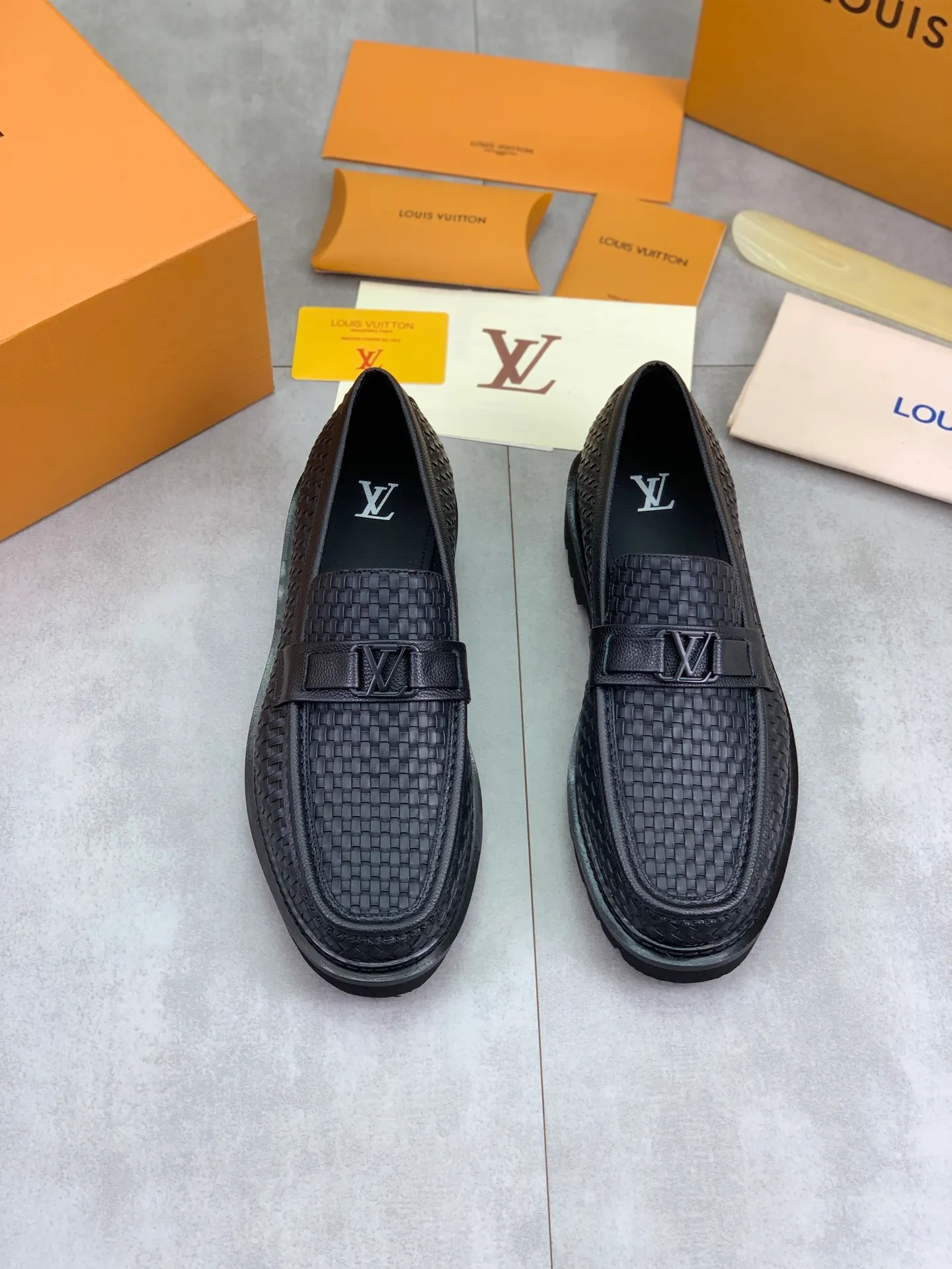 Factory price P820 💎💎💎LOUIS VUITTON [Louis Vuitton] - LV men's business casual leather shoes, luxurious and noble 👞All imported original cowhide, just to create a more comfortable wearing experience, upper: original high-end calfskin ➕Imported soft cowhide lining, original lightweight foam outsole ✔️ Color: 6️⃣colors available Size: 39-44 (38.45 46 can be customized (non-returnable)